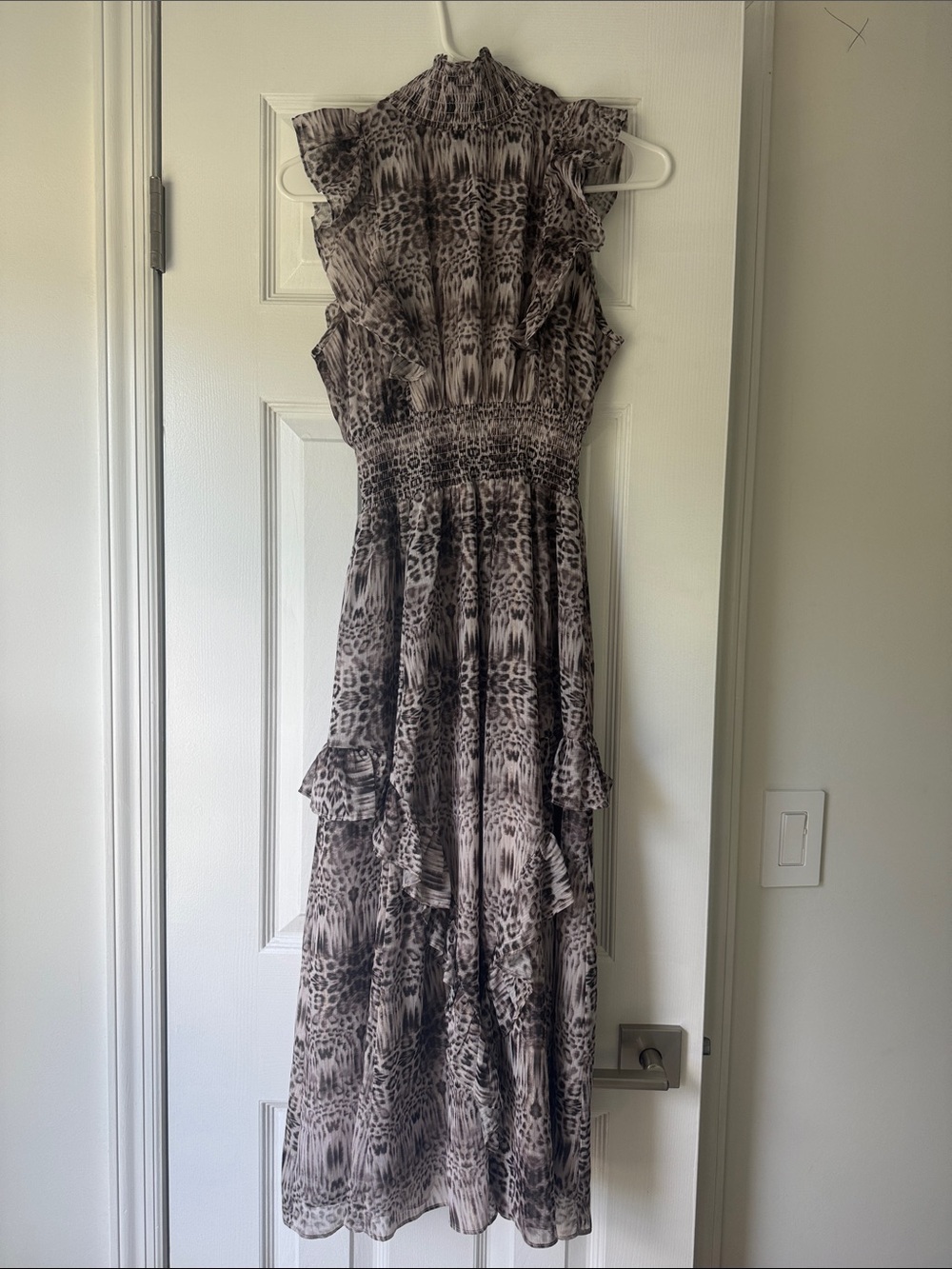 NWT - BCBGMAXAZRIA Grey Leopard Print Crinkle Smocked Dress Size XS